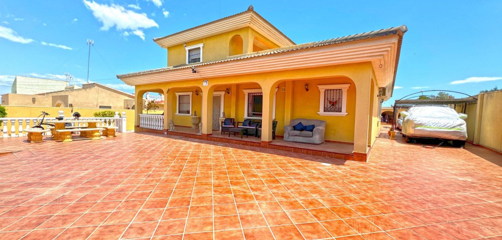 6 Bedroom 6 Bathroom Villa in Torrevieja - Caza De Casa