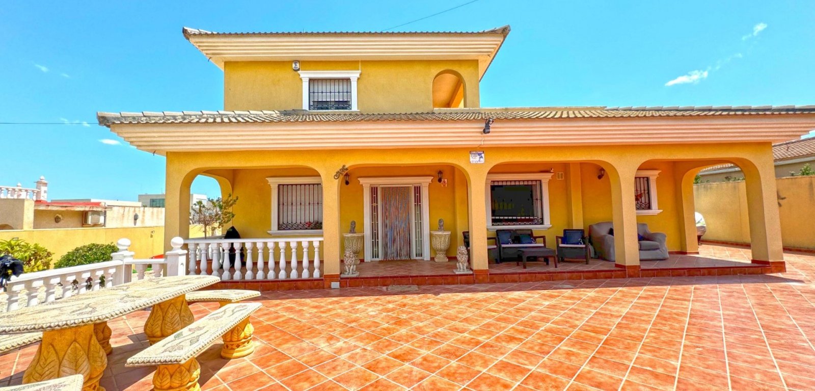 6 Bedroom 6 Bathroom Villa in Torrevieja - Caza De Casa