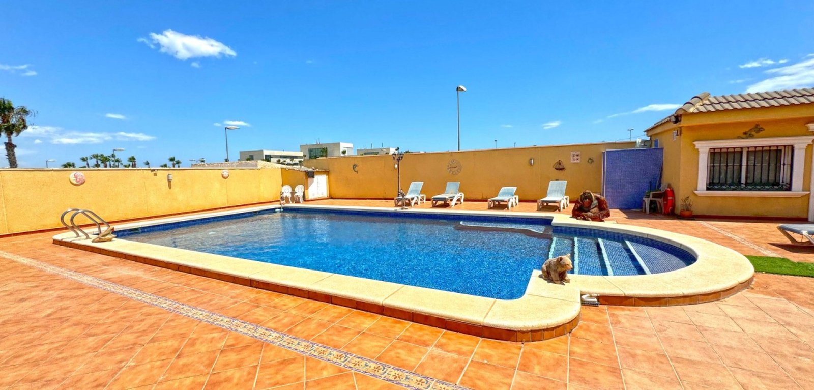 6 Bedroom 6 Bathroom Villa in Torrevieja - Caza De Casa
