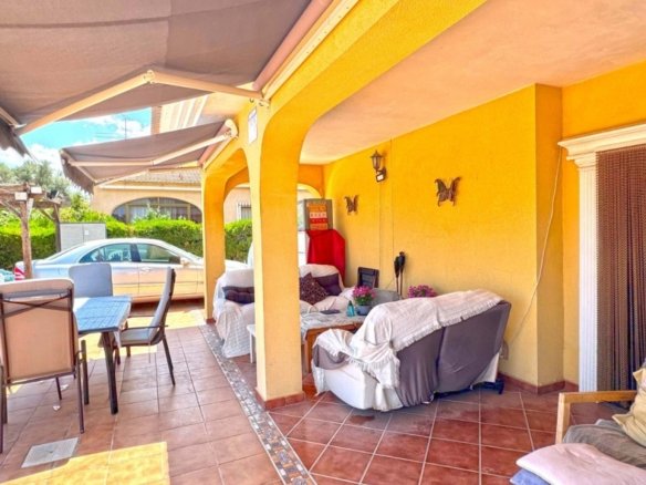6 Bedroom 6 Bathroom Villa in Torrevieja - Caza De Casa