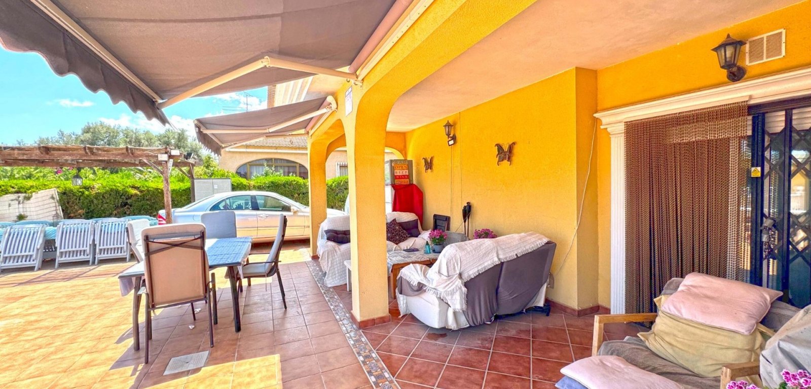 6 Bedroom 6 Bathroom Villa in Torrevieja - Caza De Casa