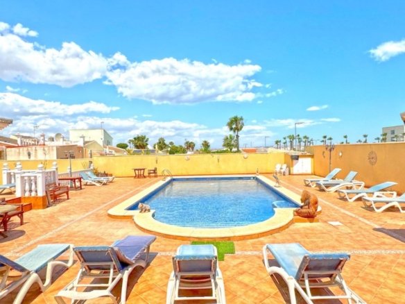 6 Bedroom 6 Bathroom Villa in Torrevieja - Caza De Casa