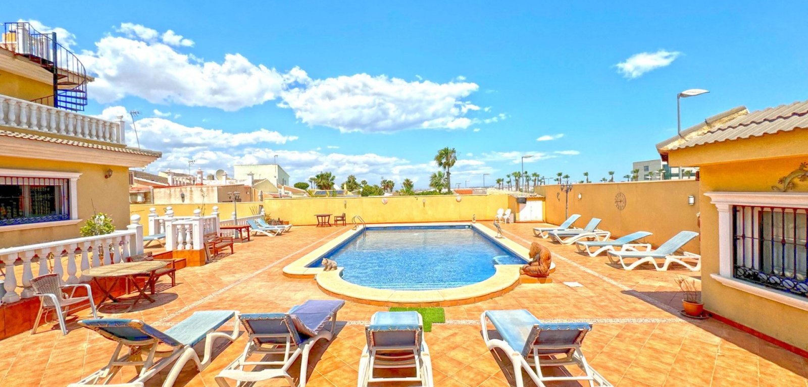 6 Bedroom 6 Bathroom Villa in Torrevieja - Caza De Casa