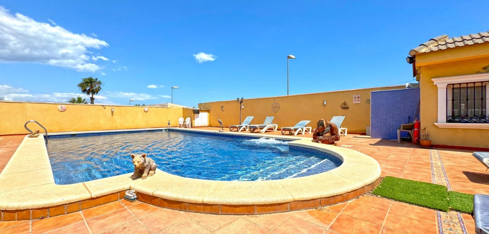 6 Bedroom 6 Bathroom Villa in Torrevieja - Caza De Casa