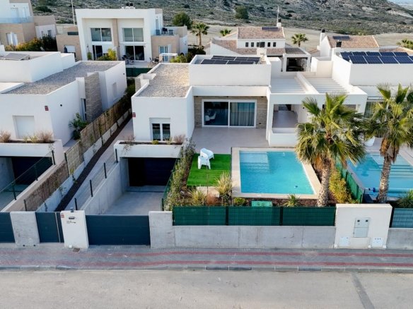 4 Bedroom 4 Bathroom Villa in Algorfa - Caza De Casa