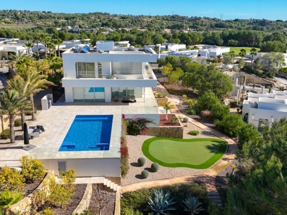 5 Bedroom 6 Bathroom Villa in Orihuela Costa - Caza De Casa