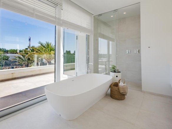 5 Bedroom 6 Bathroom Villa in Orihuela Costa - Caza De Casa