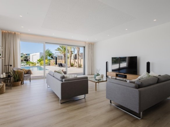 5 Bedroom 6 Bathroom Villa in Orihuela Costa - Caza De Casa