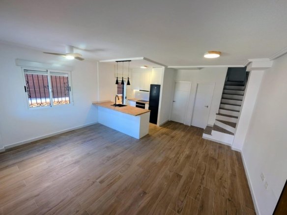 3 Bedroom 2 Bathroom Villa in Orihuela Costa - Caza De Casa