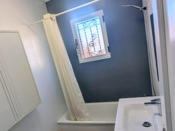 3 Bedroom 2 Bathroom Villa in Orihuela Costa - Caza De Casa