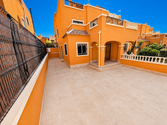 3 Bedroom 2 Bathroom Villa in Orihuela Costa - Caza De Casa