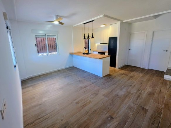 3 Bedroom 2 Bathroom Villa in Orihuela Costa - Caza De Casa