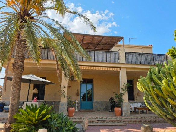 6 Bed 3 Bath Country House in Elche - Caza De Casa