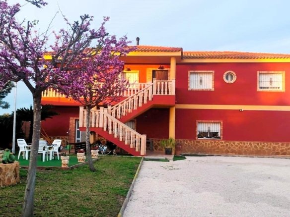 5 Bedroom 3 Bathroom Villa in Orihuela - Caza De Casa