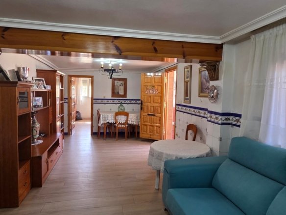 6 Bedroom 3 Bathroom Country House in Yecla - Caza De Casa
