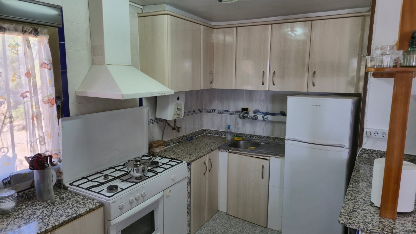 4 Bedroom 1 Bathroom Country House in Almansa - Caza De Casa