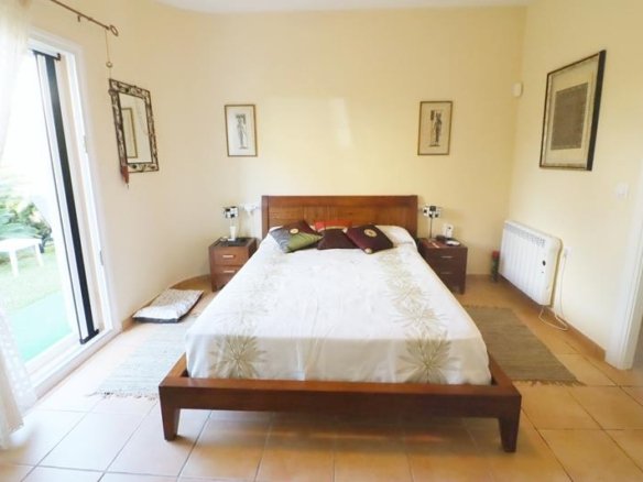 3 Bedroom 2 Bathroom Villa in Oliva - Caza De Casa