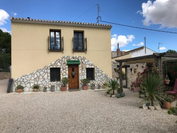 5 Bedroom 2 Bathroom Country House in Monóvar/Monóver - Caza De Casa