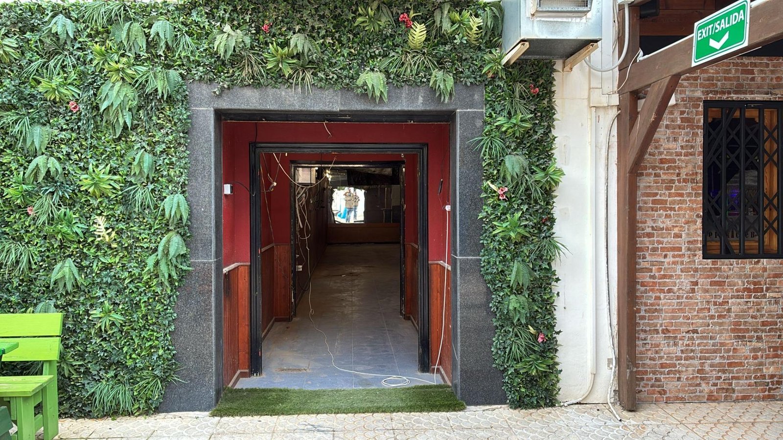 Commercial in Orihuela Costa - Caza De Casa