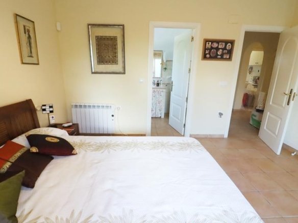 3 Bedroom 2 Bathroom Villa in Oliva - Caza De Casa
