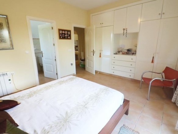 3 Bedroom 2 Bathroom Villa in Oliva - Caza De Casa