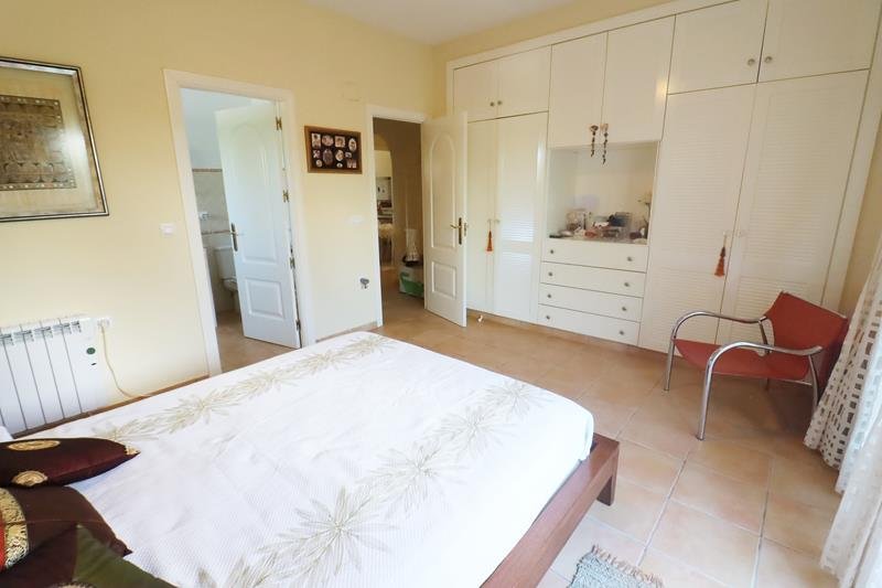 3 Bedroom 2 Bathroom Villa in Oliva - Caza De Casa
