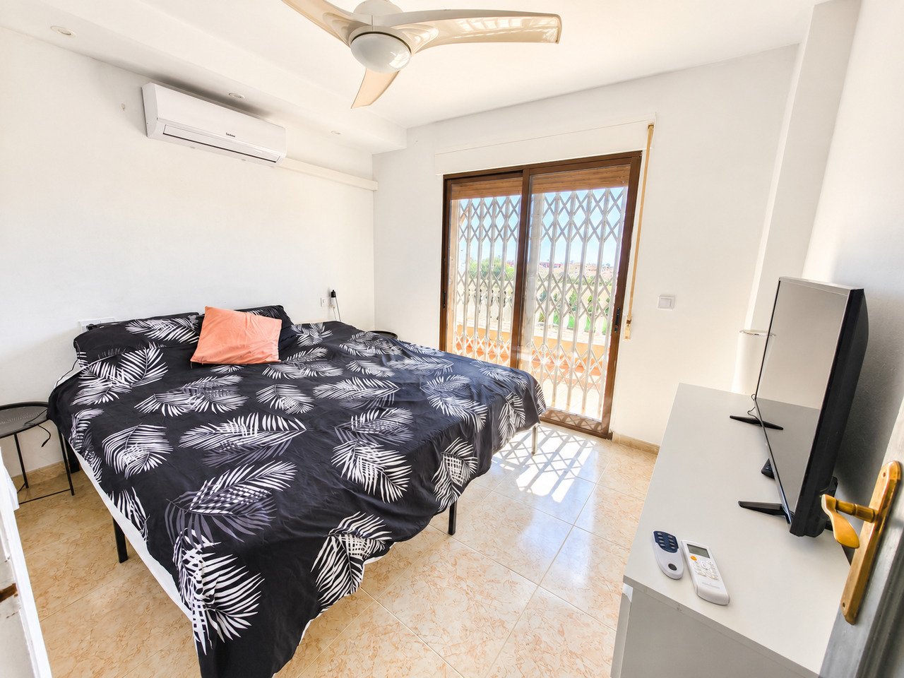 26238-villa-for-sale-in-villamartin-69121575-large