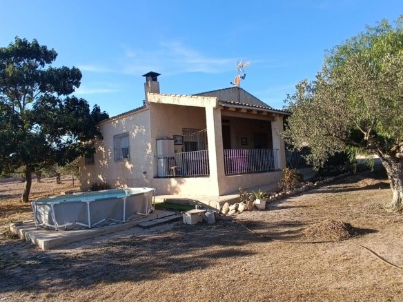 5 Bedroom 2 Bathroom Country House in Yecla - Caza De Casa