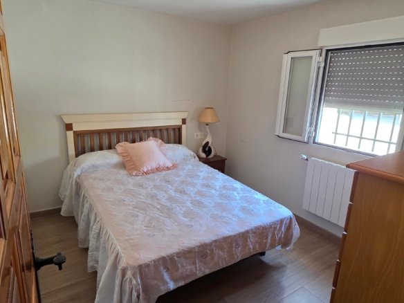 6 Bedroom 3 Bathroom Country House in Yecla - Caza De Casa