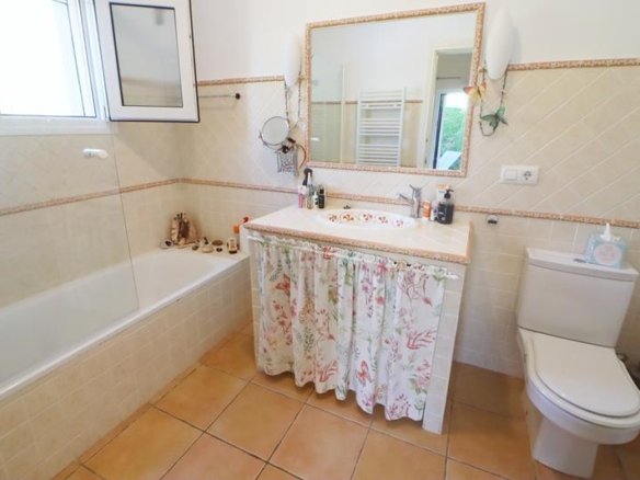 3 Bedroom 2 Bathroom Villa in Oliva - Caza De Casa