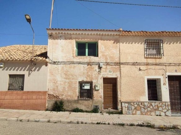 4 Bedroom 1 Bathroom Town House in Raspay - Caza De Casa