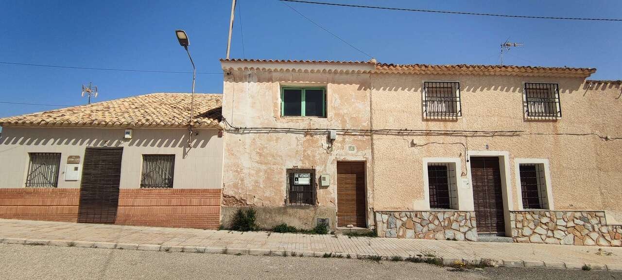 4 Bedroom 1 Bathroom Town House in Raspay - Caza De Casa