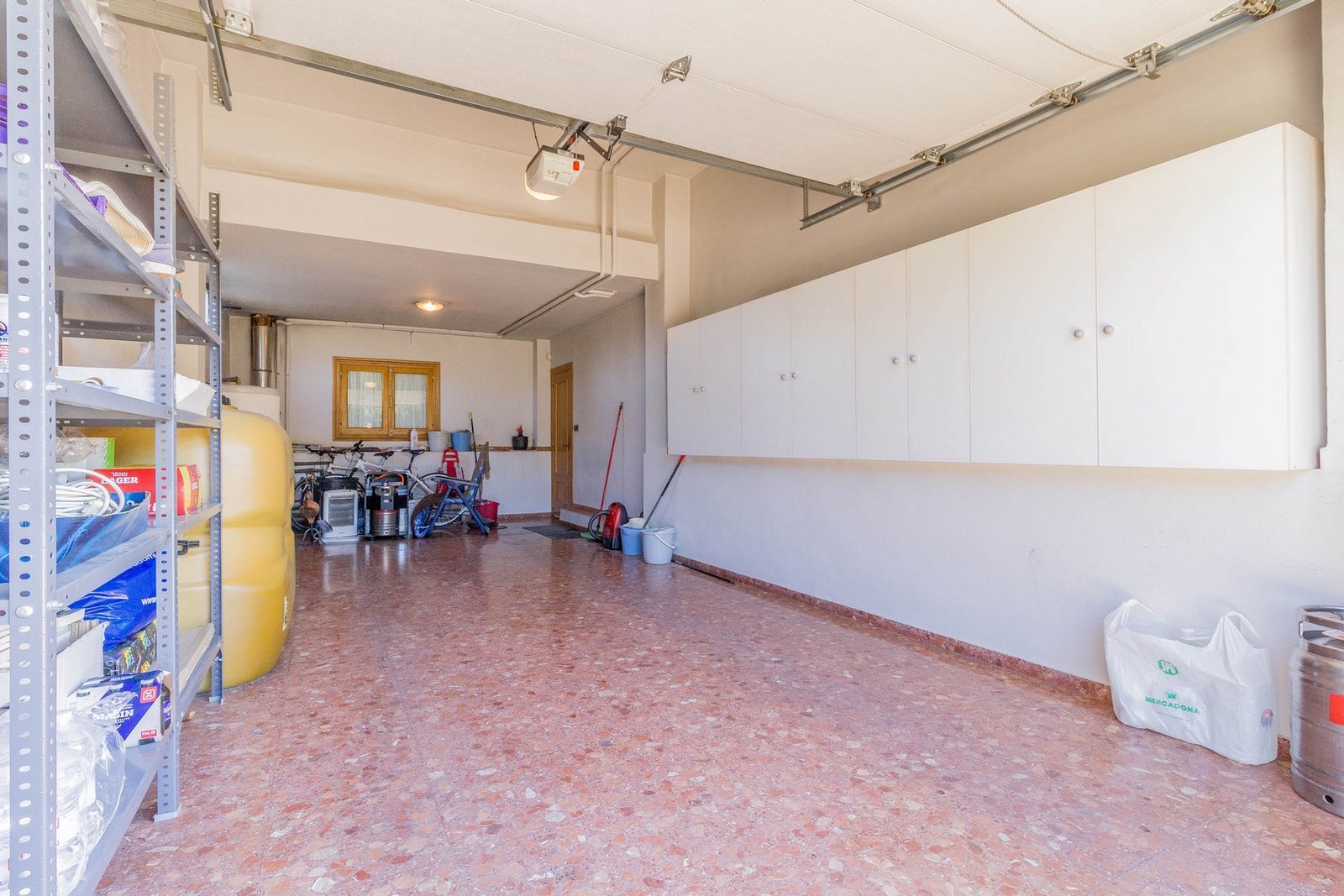 7 Bedroom 3 Bathroom Villa in Yecla - Caza De Casa