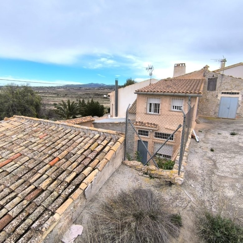 6 Bedroom 2 Bathroom Country House in La Zarza - Caza De Casa