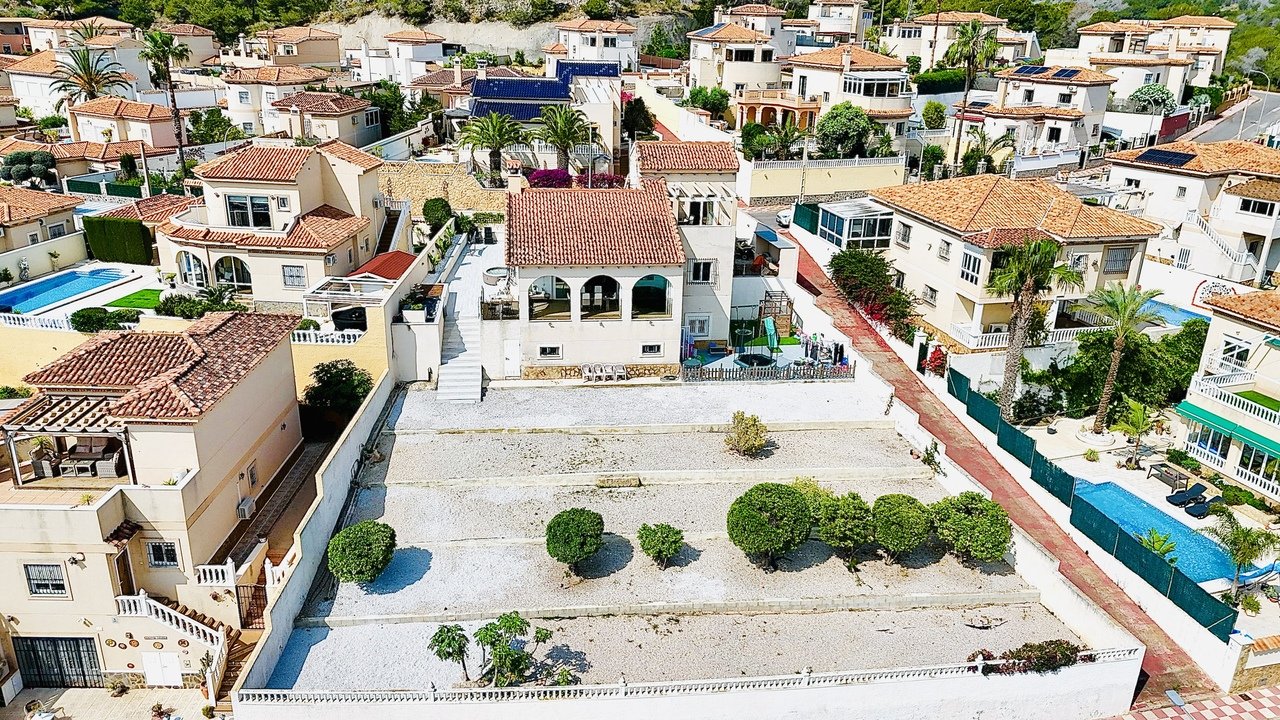 5 Bedroom 3 Bathroom Villa in San Miguel de Salinas - Caza De Casa