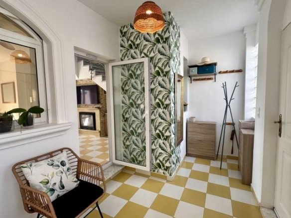 4 Bedroom 2 Bathroom Villa in Torrevieja - Caza De Casa