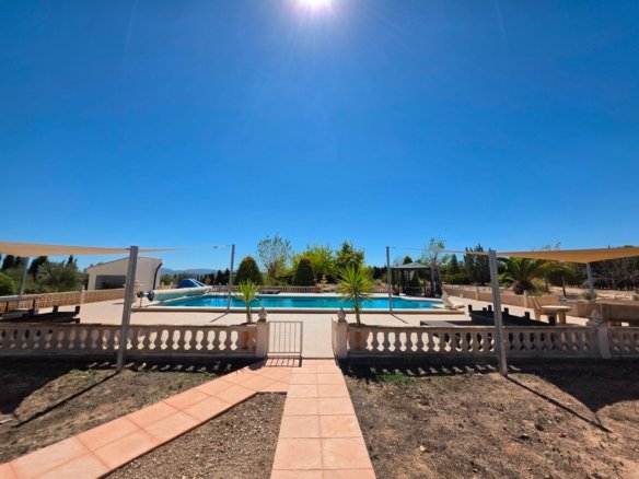 4 Bedroom 4 Bathroom Villa in Pinoso - Caza De Casa