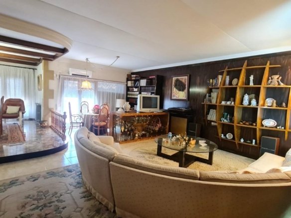 4 Bedroom 3 Bathroom Town House in Elda - Caza De Casa