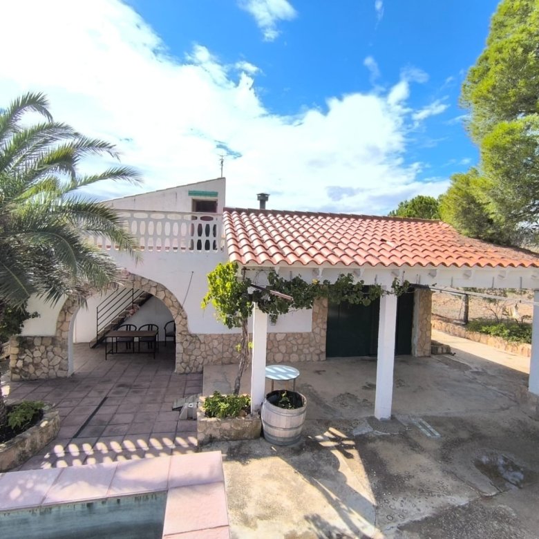 3 Bedroom 1 Bathroom Country House in Yecla - Caza De Casa