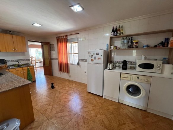 2 Bedroom 1 Bathroom Country House in Algueña - Caza De Casa