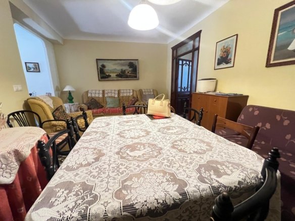 5 Bedroom 2 Bathroom Town House in Pinoso - Caza De Casa