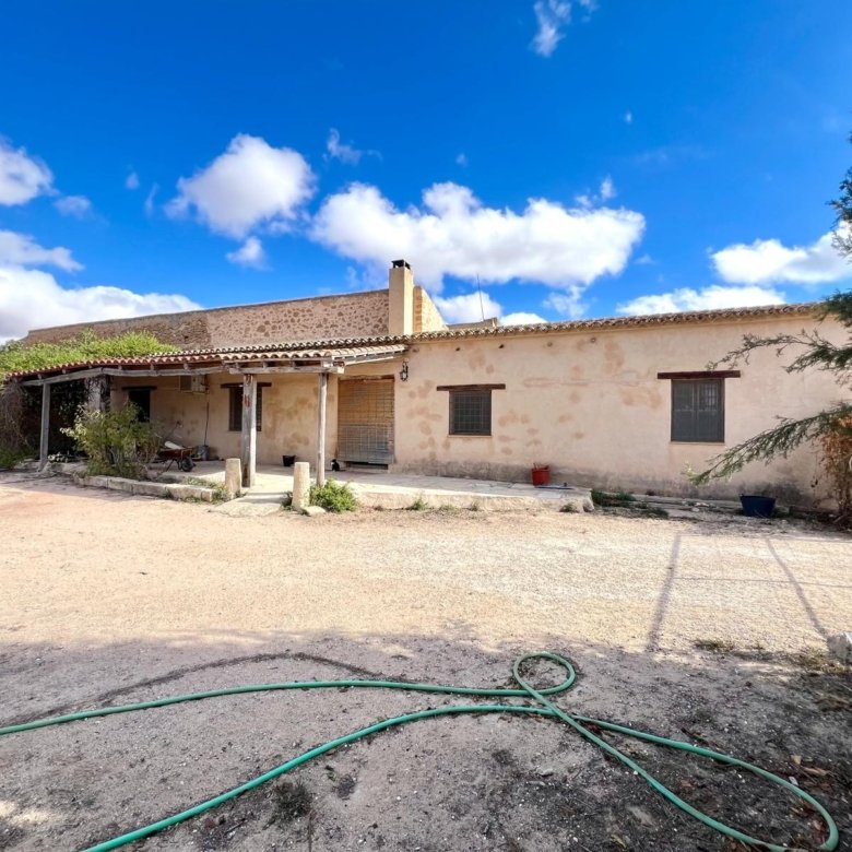 4 Bed 1 Bath Country House in Pinoso - Caza De Casa