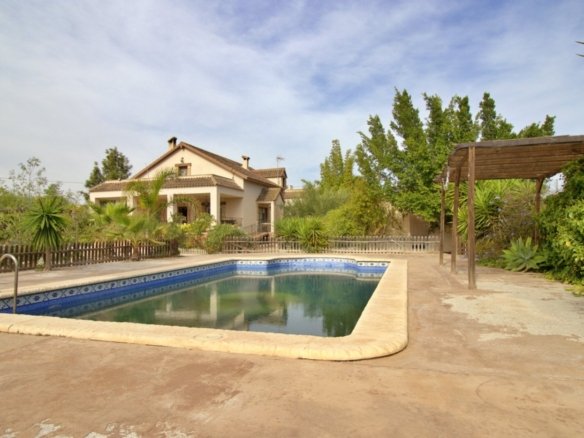 5 Bedroom 3 Bathroom Villa in Elche Pedanías - Caza De Casa