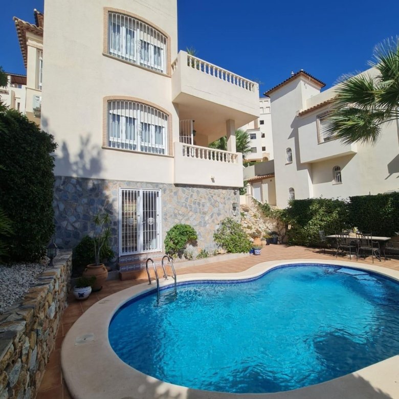 3 Bedroom 2 Bathroom Villa in Orihuela Costa - Caza De Casa