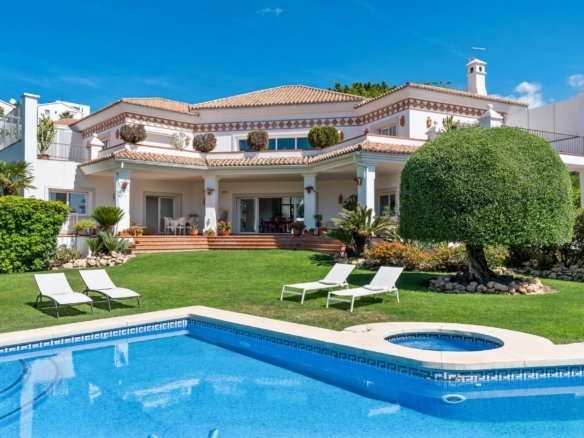 6 Bedroom 6 Bathroom Villa in Benahavís - Caza De Casa