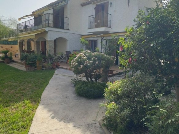 4 Bed 2 Bath Villa in Orihuela Costa - Caza De Casa