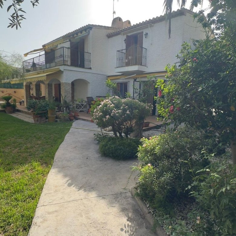 4 Bed 2 Bath Villa in Orihuela Costa - Caza De Casa