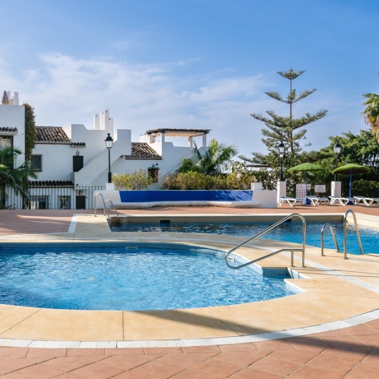 4 Bedroom 3 Bathroom Town House in Marbella - Caza De Casa