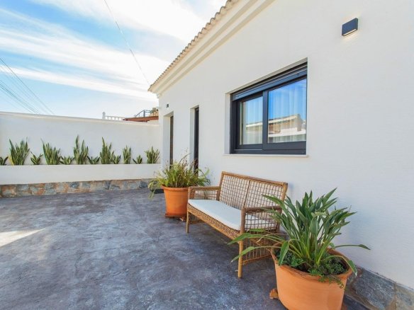 2 Bedroom 2 Bathroom Town House in Torrevieja - Caza De Casa