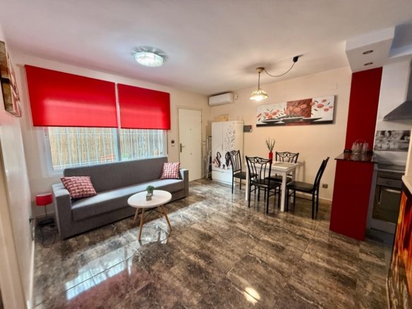 3 Bedroom 2 Bathroom Town House in Torrevieja - Caza De Casa